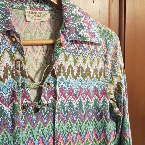 SALE!💥Vintage Lace Up Collared Top - Picture 3 of 7